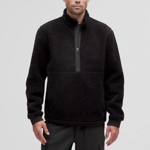 LULULEMON 
High Pile Fleece Half Zip - Black
